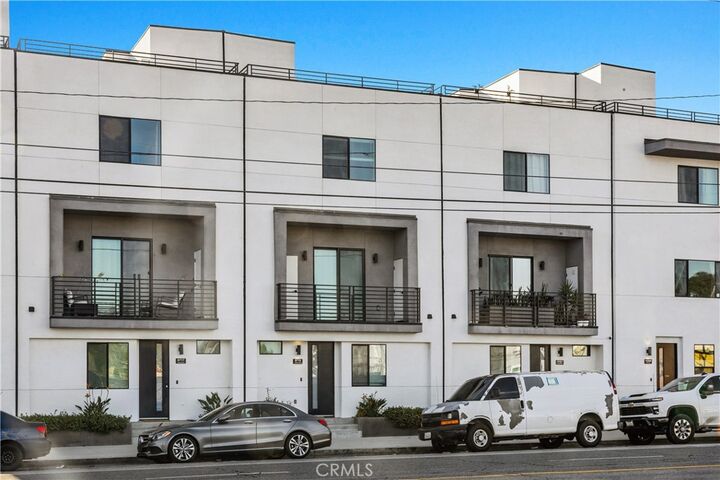 Property Photo:  6719 Sepulveda Boulevard  CA 91411 