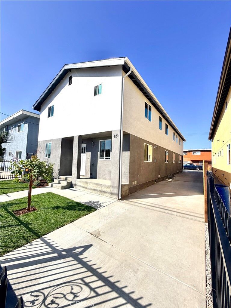 Property Photo: 829 W G CA 90744