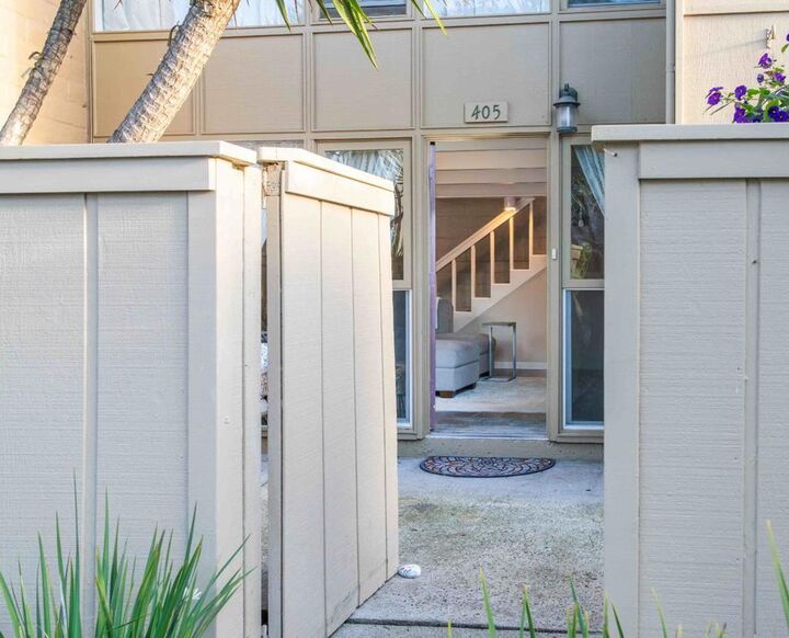 Property Photo:  451 Dela Vina Avenue 405  CA 93940 