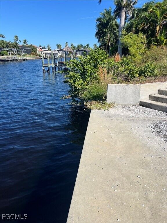 Property Photo:  4106 SW 28th Avenue  FL 33914
