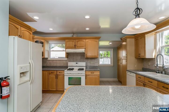 Property Photo:  332 Closter Dock Road 1  NJ 07624 