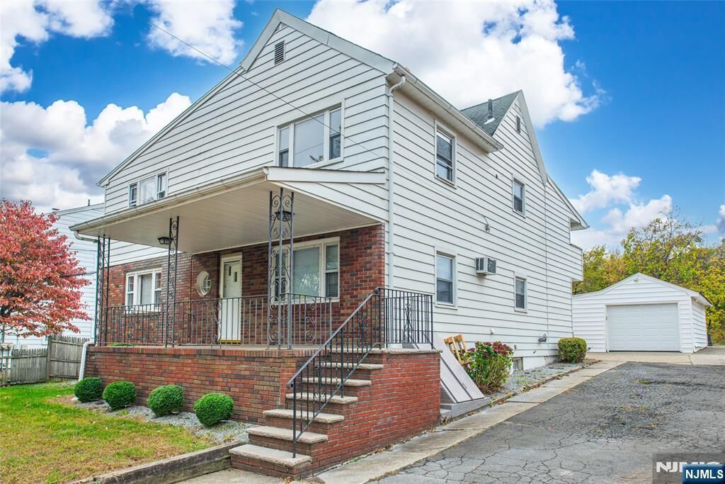 Property Photo:  83 Shepherds Lane 2  NJ 07512 