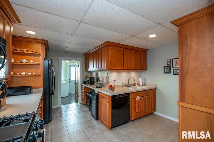 Property Photo:  1251 County Road 500 N  IL 61530