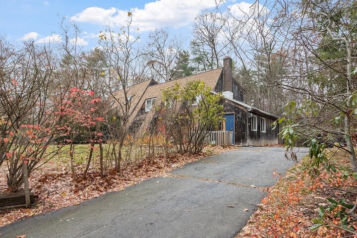 Property Photo:  91 Valley Rd  MA 01462 