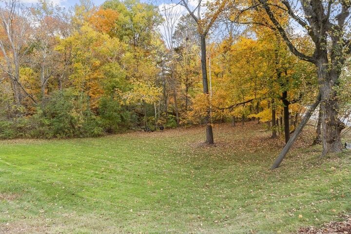 Property Photo:  116 Boston Post Rd E 105  MA 01752