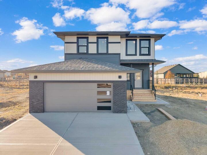 19 Toye Street  Red Deer AB T4P 0Y6 photo