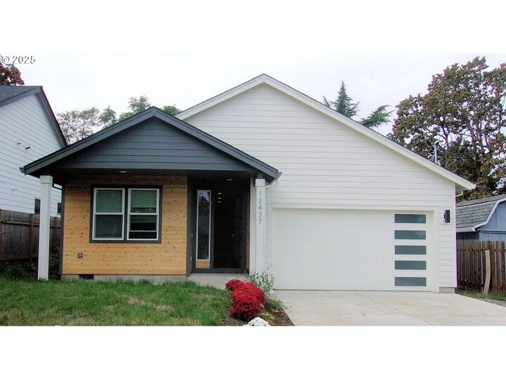 12437 SE 24th Ave  Milwaukie OR 97222 photo