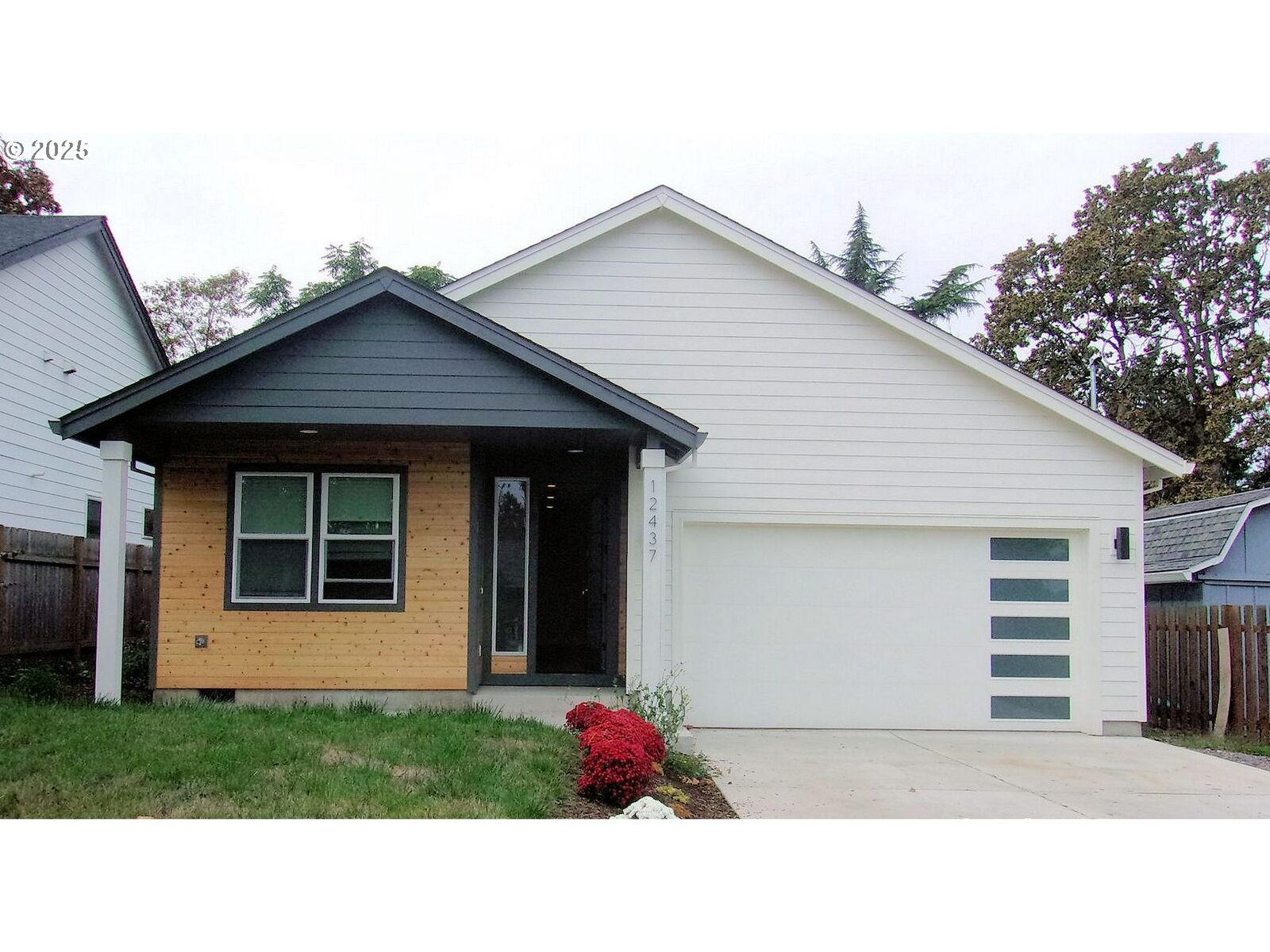 Property Photo:  12437 SE 24th Ave  OR 97222