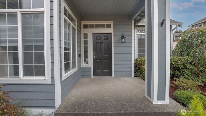 Property Photo:  1909  Highpoint Street  WA 98022 