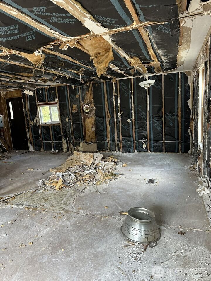Property Photo:  1301  324th Place  WA 98640