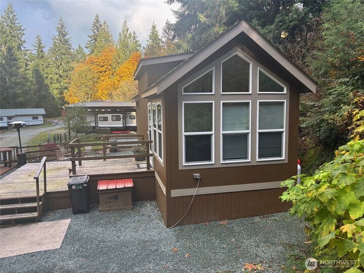 Property Photo:  45182  Kimta Loop 3B84  WA 98237
