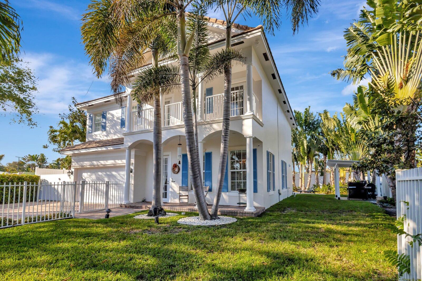 Property Photo:  213 Kings Lynn  FL 33444