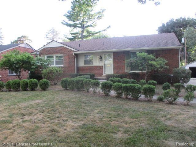 Property Photo:  554 Merritt Lane  MI 48009