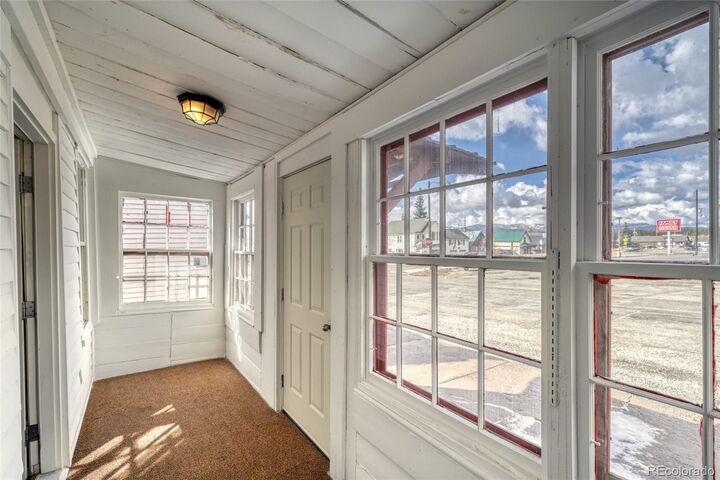 Property Photo:  205 E 11th Street  CO 80461