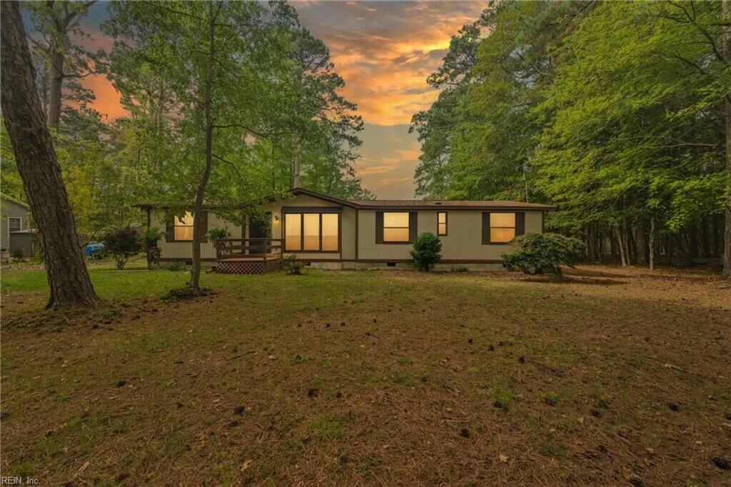 Property Photo:  444 Morse Point Rd  VA 23138 