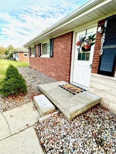 Property Photo:  613 E Tulip Lane  IN 47331