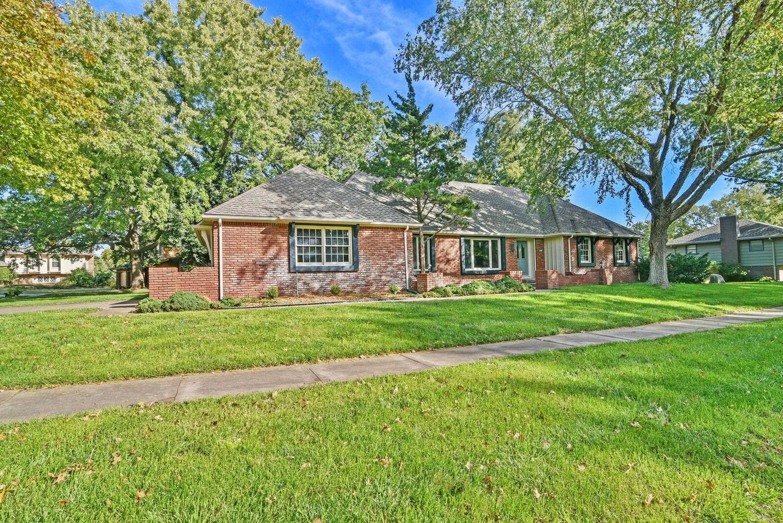 Property Photo:  9820 W 10th Ct N  KS 67212 