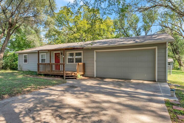 Property Photo:  6148 S Laura St  KS 67216-4053
