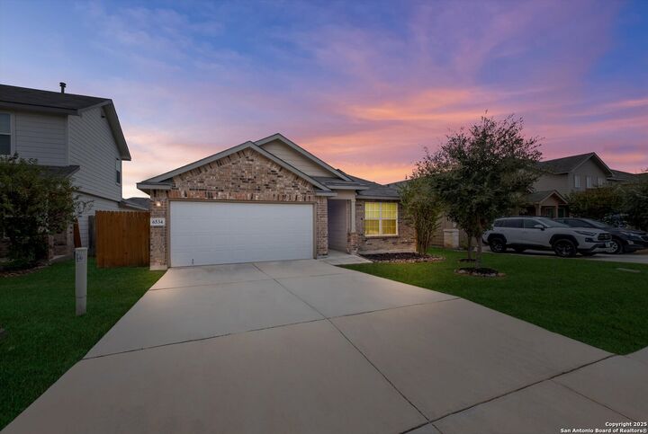 6534 Hoffman Plain  San Antonio TX 78252 photo