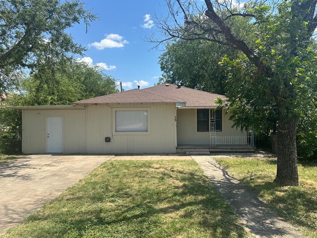 Property Photo:  15 E 23rd St  TX 76903 