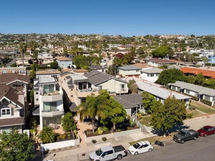 Property Photo:  938 Opal St  CA 92109