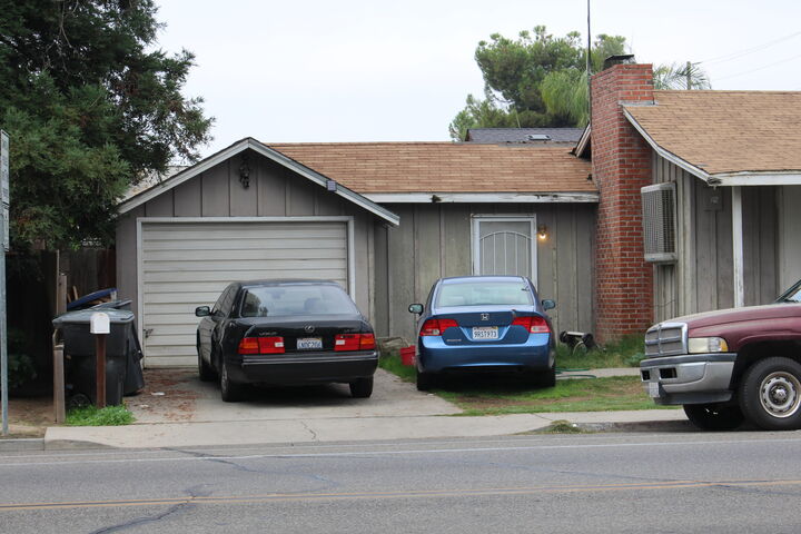 Property Photo:  2013 S Giddings Street  CA 93277