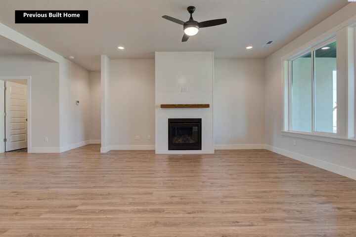 Property Photo:  1072 N Grant Place  WA 99336