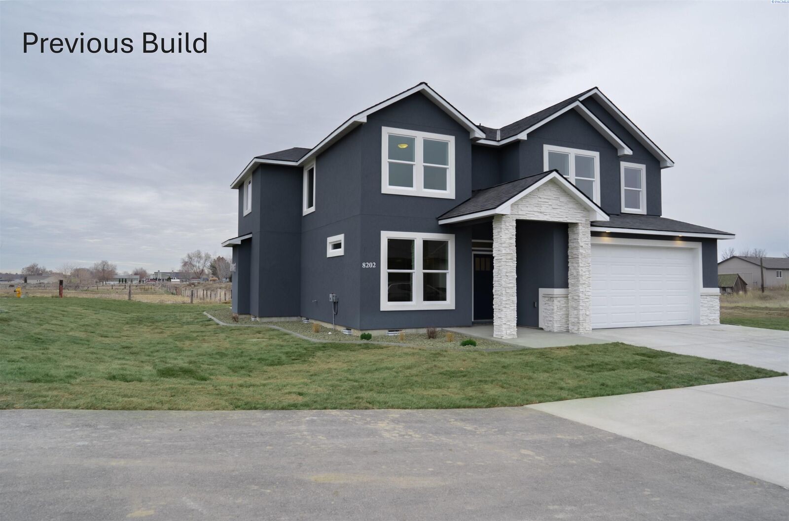 Property Photo:  1087 N Grant Place  WA 99336