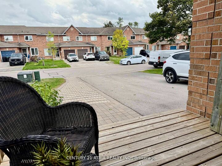 Photo de la propriété:  12 Lyfytt Crescent  ON L4N 7X4