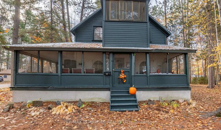 Property Photo: 127 Alexandra Street ON K8H 2R2