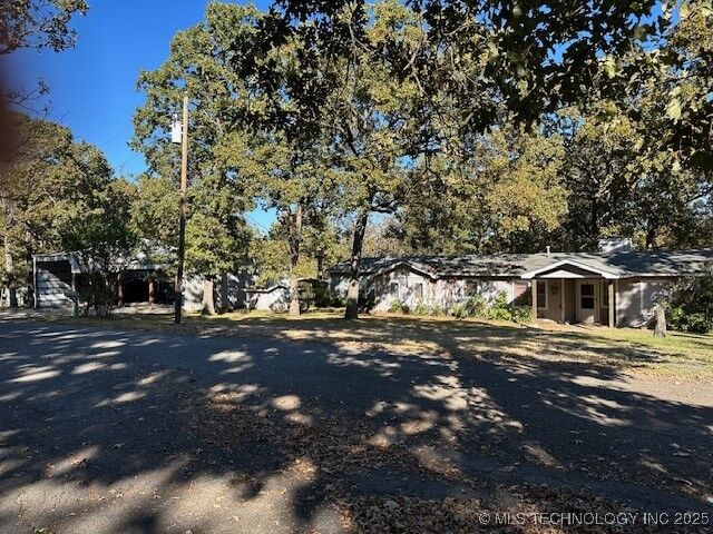 Property Photo: 74128 Buckeye Road OK 74467