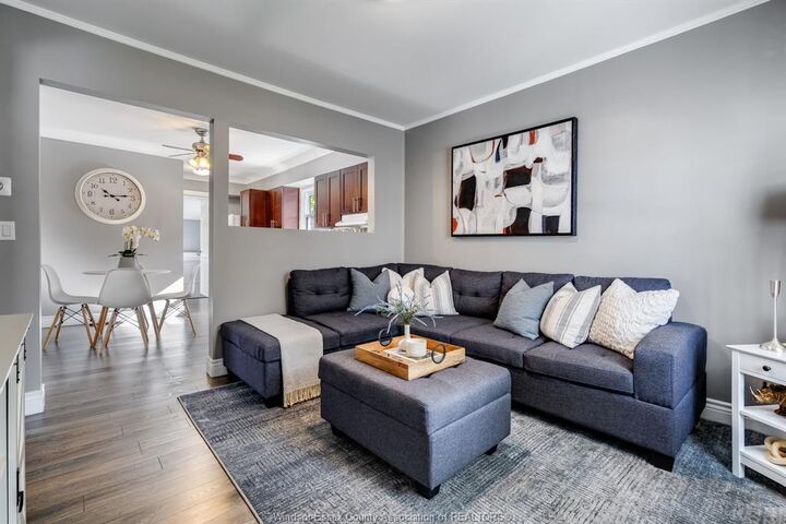 Photo de la propriété:  2408 George Avenue  ON N8W 4M5