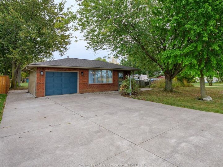 234 Renaud Line  Lakeshore ON N8L 0J7 photo