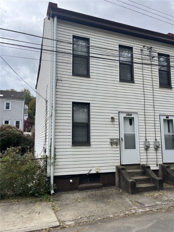 Property Photo:  2840 Harcum Way  PA 15203