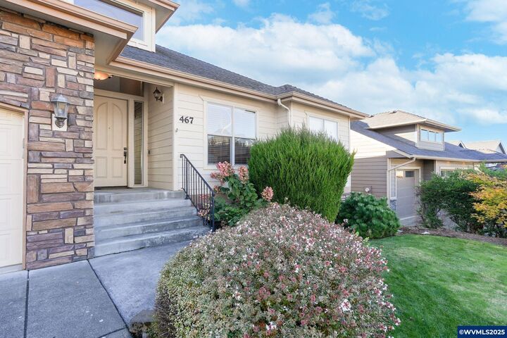 Property Photo: 467 Eaglet St NW OR 97304