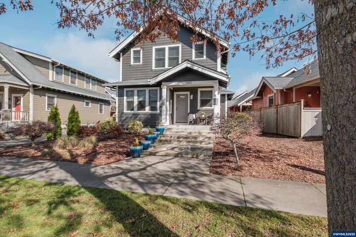 Property Photo:  1390 Gwinn St E  OR 97361 