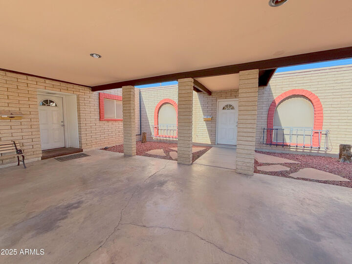 Property Photo:  1150 N Wedgewood Circle  AZ 85203
