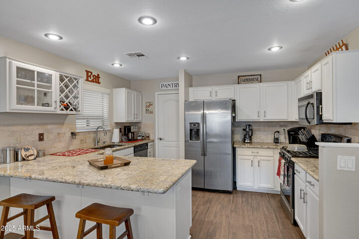 Property Photo:  409 E Penny Lane  AZ 85140