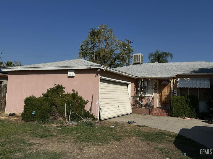 1708 Stillman Avenue  Bakersfield CA 93304 photo