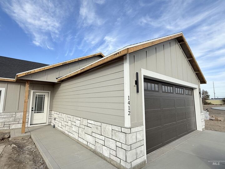 Property Photo: 1412 Cardon Ct ID 83350