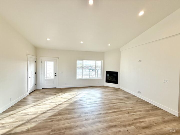 Property Photo:  1412 Cardon Ct  ID 83350 