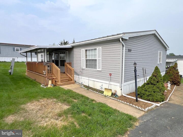 Property Photo: 110 Clearfield Court E PA 17603