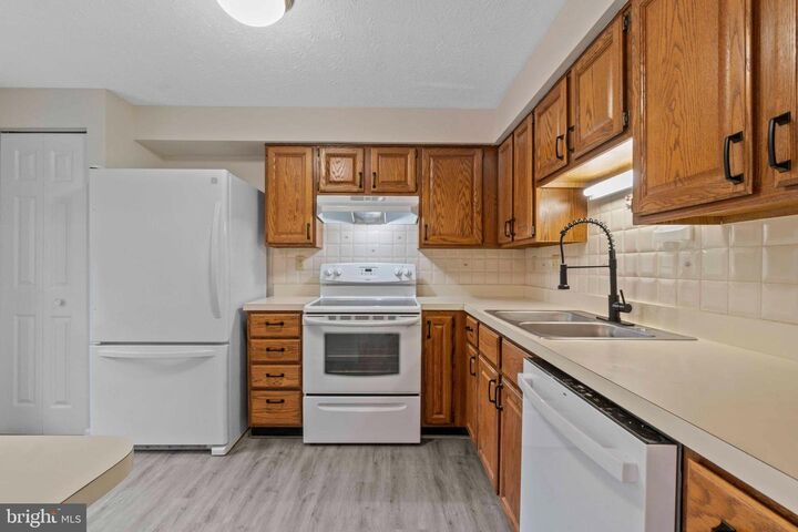 Property Photo:  11327 Broken Bow Court  MD 20705