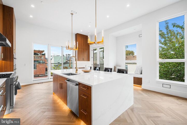 Property Photo: 1242 E Oxford Street PA 19125