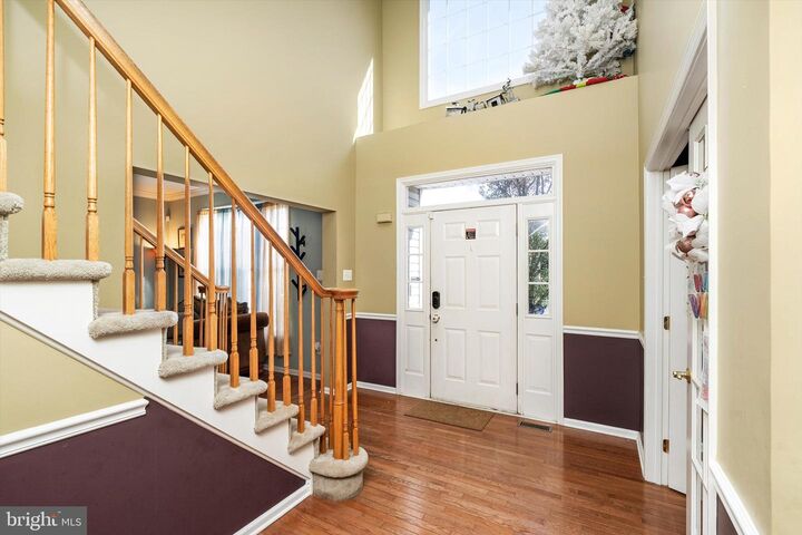 Property Photo:  20 Greenbrier Drive  NJ 08060 