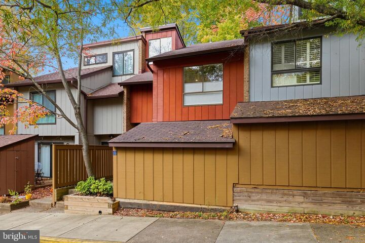 Property Photo:  11933 Escalante Court  VA 20191 