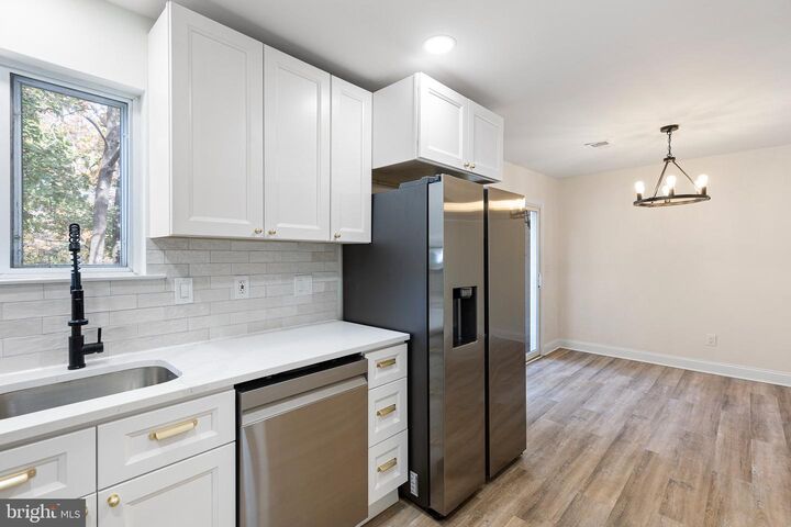 Property Photo: 113 E Plover Drive DE 19702