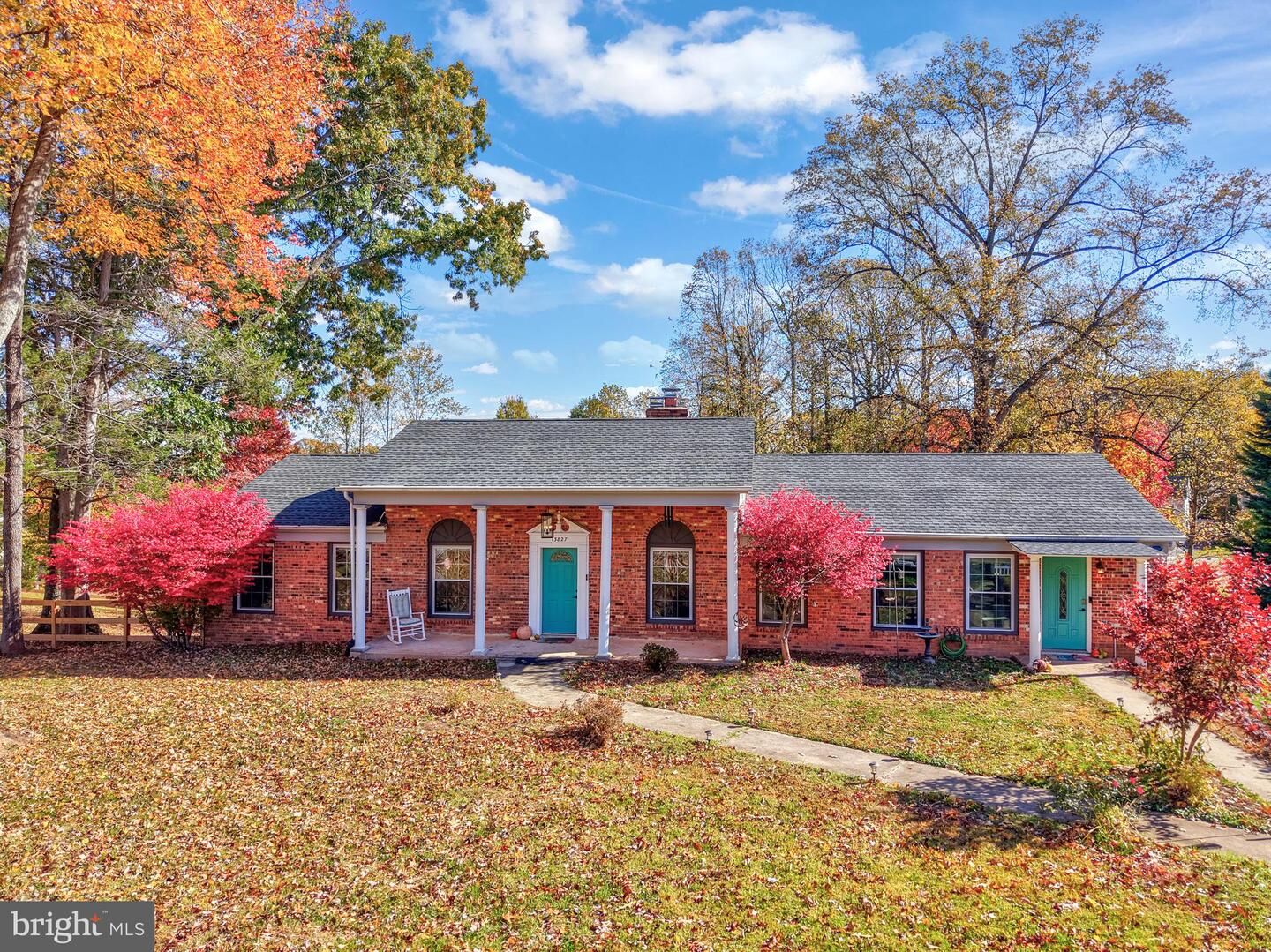 Property Photo: 13827 Spriggs Road VA 20112