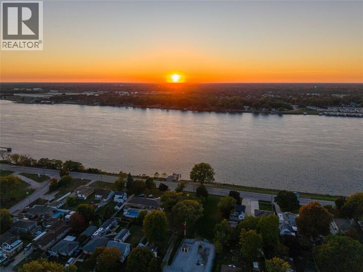 2002 St. Clair Parkway  Sarnia ON N7T 7H5 photo