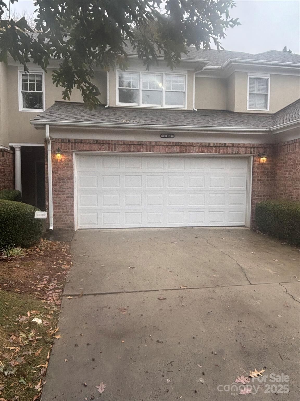 Property Photo:  11184 Villa Trace Place  NC 28277